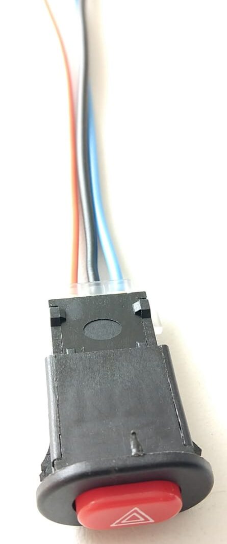 Cod.10888 Chave Botao Auxiliar Pisca Alerta Moto 3 Fios Top10 Plástico corrente 5ª  tensão 12 V ~ 24 V ( C.PA6-GF-30).