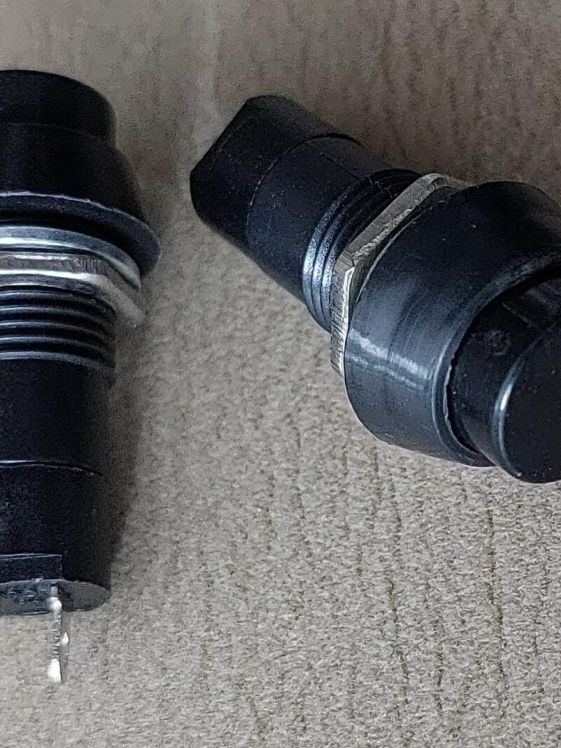 Cod.4269 Chave push botão PBS11b Sem trava Preto 5A 50V