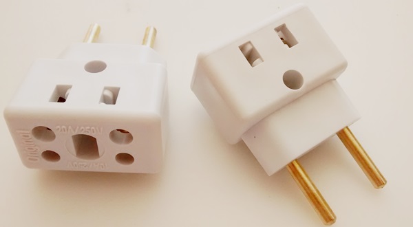 Cod. 8258 Plug Adaptador 10A - 20A 250V