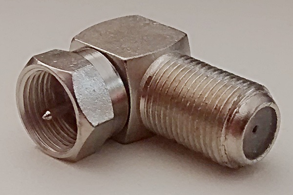 Cod. 883 Adaptador F macho para F femea 90º pcabo