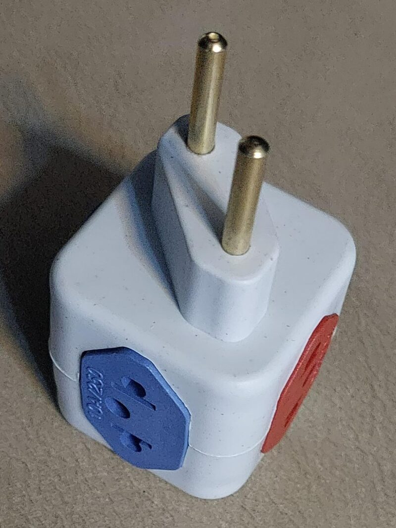 Cod.11986 Adaptador de Tomada Colorido Cubo Entrada  10  20amp - Saida 0ap.