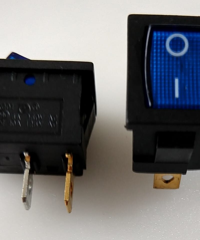 cod.3626 Chave Gangorra  KCD1-102N onoff Azul com neon 3 terminais -  6A  250V - Tam.17 com X 07 alt X10 Lar - CHVS0011 .